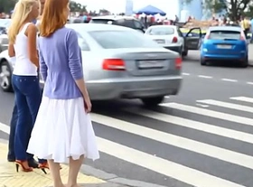 Cams4free.net - Redhead Barefoot in the City Dirty Feet